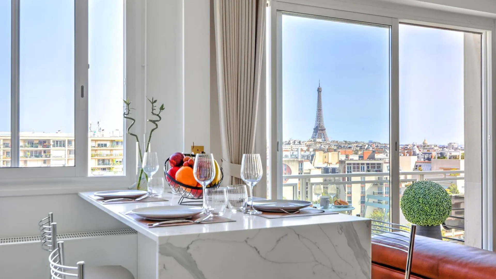 Apartment 101 Penthouse Royal A Avec Vue Imprenable Sur La Tour Eiffel Paris
